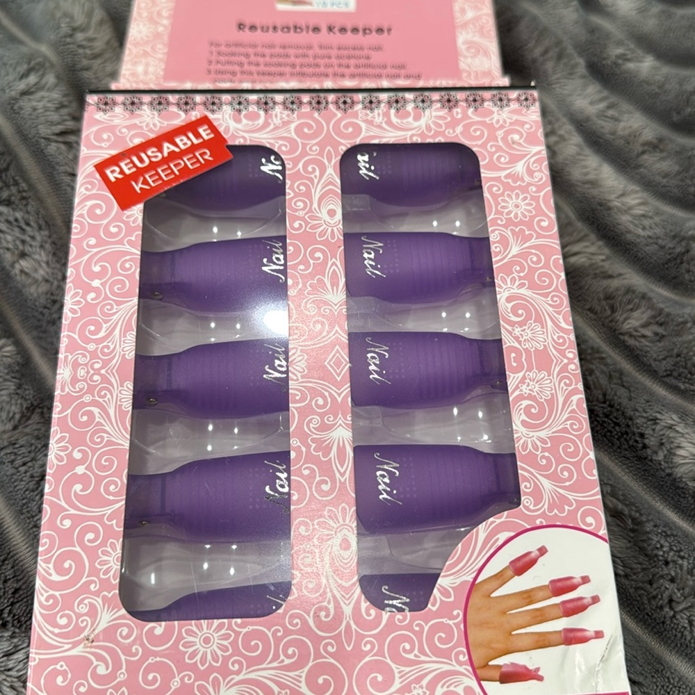 2 set of reuseable keeper for artificial nails
Brand new
Color purple